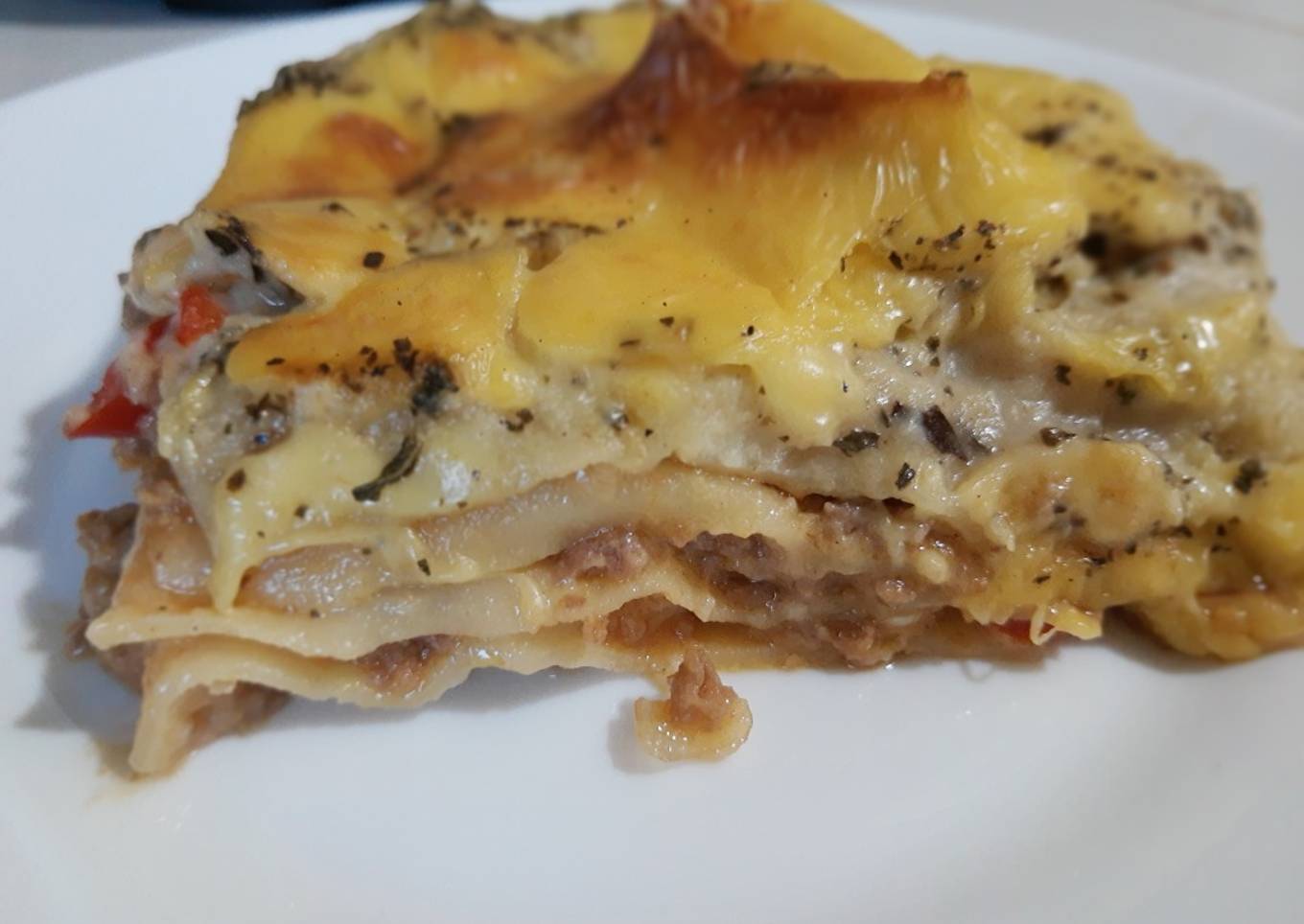 Lasaña de carne y salsa bechamel sin mantequilla
