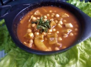 Una foto de Callos con Garbanzos en Salsa Criolla