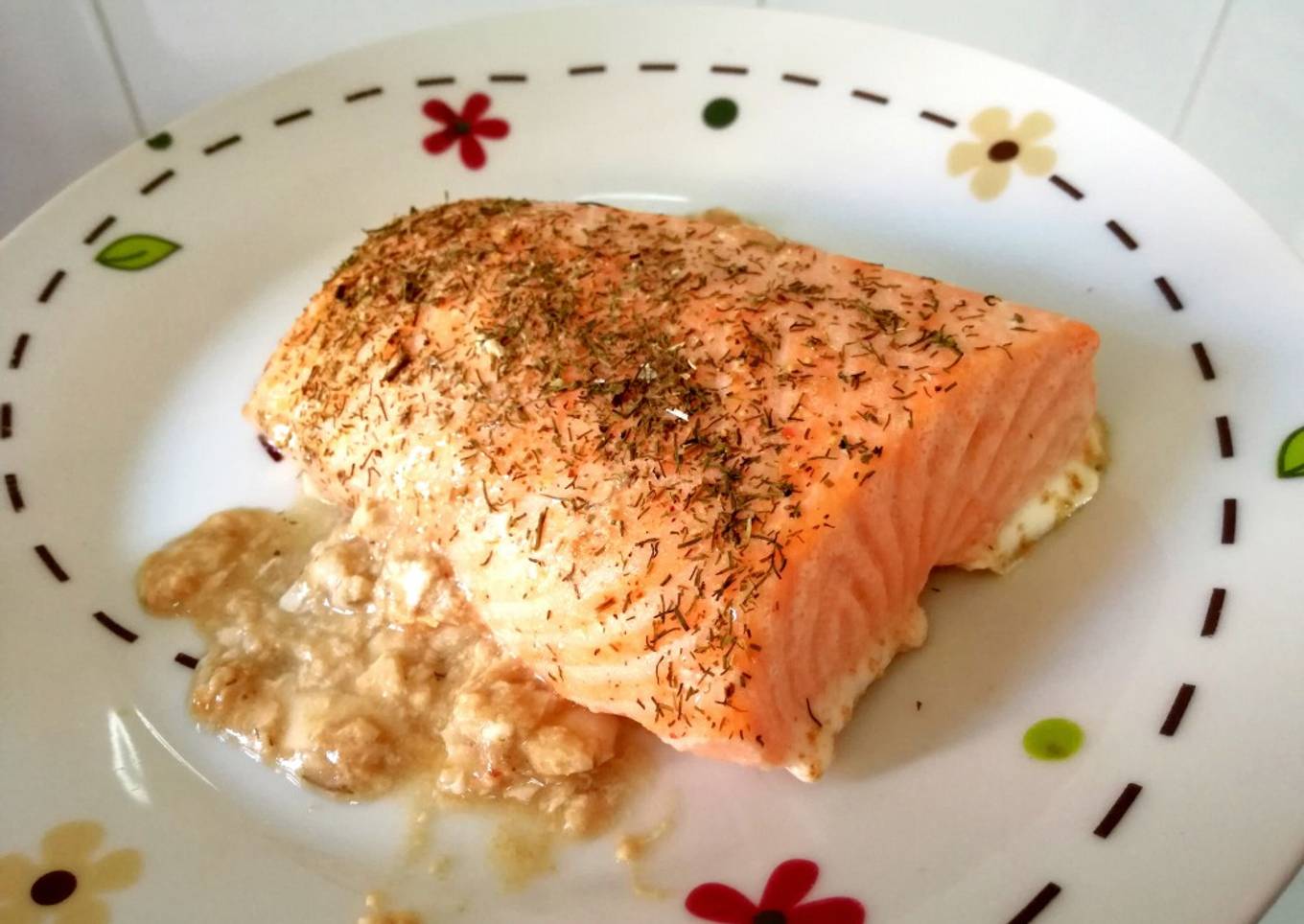 Salmón al horno con vino para cocinar