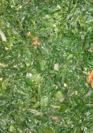 A picture of Vine spinach and Pumpkin leaves.