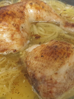 Una foto de Pollo al horno con patatas