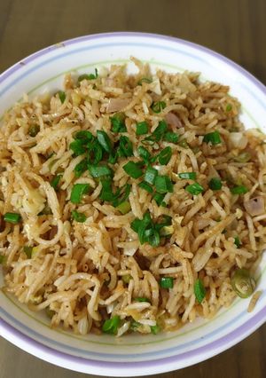 A picture of Garlic fried rice.