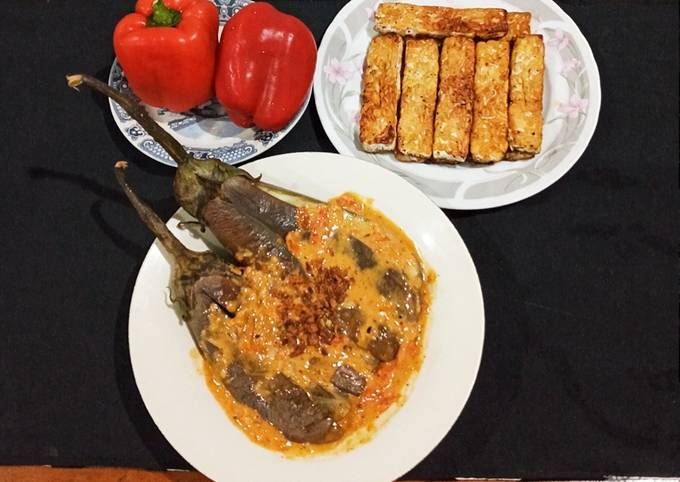 Bagaimana Membuat Pecak Terong praktis, Sempurna