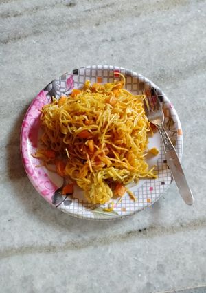 A picture of Desi Style Chowmein Recipe.