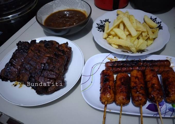 Wajib coba! Cara termudah memasak 559.Steak Daging Sirloin dan Sosis Bakar dijamin sedap