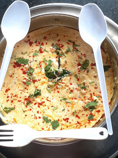 દહીં તીખારી (Dahi Tikhari Recipe In Gujarati) રેસીપી મુખ્ય ફોટો
