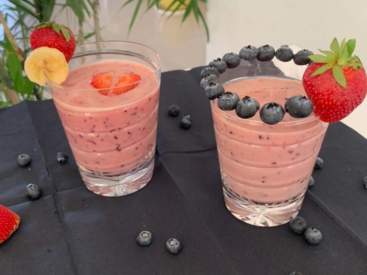 Easy Steps to Make Strawberry Blueberry Banana Smoothie the Delicious Appealing