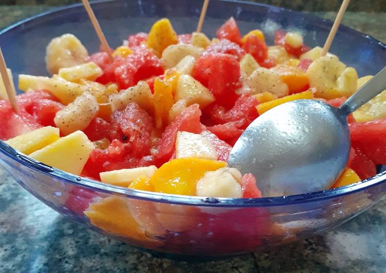 How to Prepare Perfect Fruit chaat