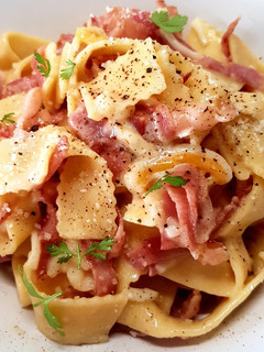 Una foto de Tallarines con salsa Carbonara