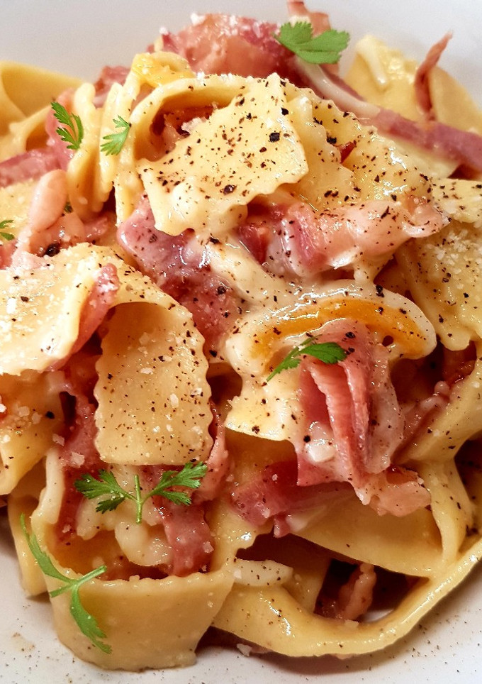 Una foto de Tallarines con salsa Carbonara