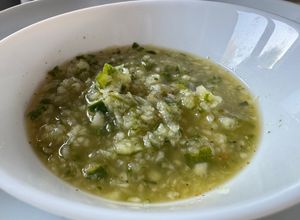 Une photo de Soupe fraîche de Concombre à l'Orientale