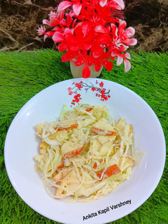 A picture of Apple Cabbage salad.