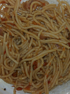 A picture of Jellof spaghetti.