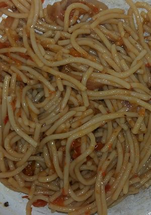 A picture of Jellof spaghetti.