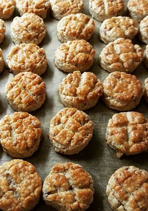 Tepertős pogácsa recept fotója