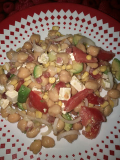 Una foto de Ensalada de garbanzos