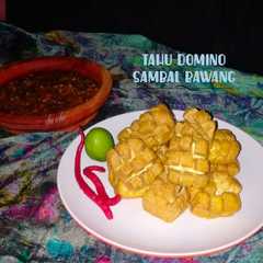 A picture of Tahu Domino Sambal Bawang.