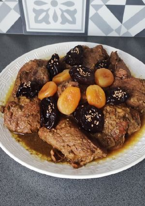 Une photo de Tajine de viande aux pruneaux