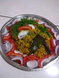 વઘારેલી ખીચડી (Vaghareli Khichdi Recipe In Gujarati) રેસીપી મુખ્ય ફોટો