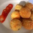 Bola bola kentang mozzarella