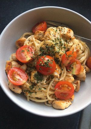 লেমন গার্লিক চিকেন স্প্যাগাটি💕🍝(lemon garlic chicken spaghetti recipe in Bengali) রেসিপির প্রধান ছবি