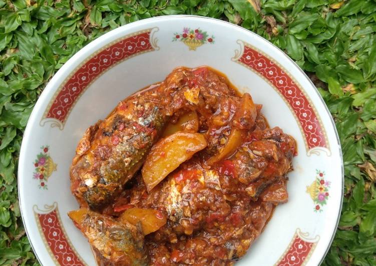 Cara membuat 11. Sarden ABC saus tomat + kentang yang nikmat dan Mudah Dibuat