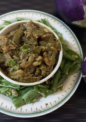 વાલોળ રીંગણાં નું શાક (Valor Ringan Shak Recipe In Gujarati) રેસીપી મુખ્ય ફોટો