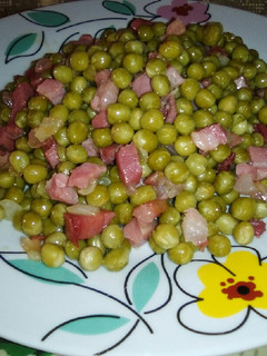 Una foto de Salteado de guisantes con jamón