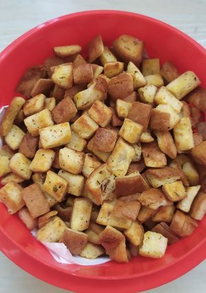 Hình của món Croutons (bánh mì giòn ăn với salad hoặc súp).
