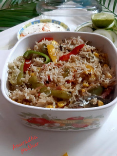 कैप्सिकम कॉर्न पुलाव (capsicum corn pulao recipe in Hindi) रेसिपी मुख्य फोटो