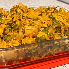 A picture of Aloo anday ki bhujia.