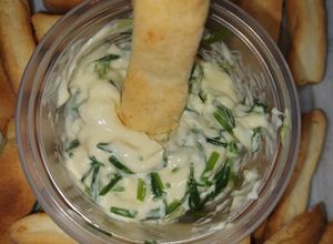 Una foto de Palitos de queso con mayonesa de ciboulette