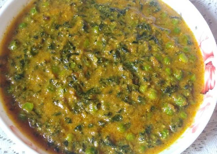 How to Make Super Quick Homemade Methi matar Malai