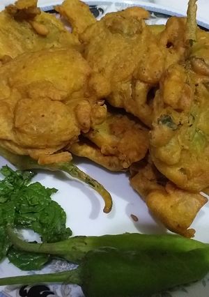 A picture of Aloo Mirchi Pakoray #CookpadRamadan #IftariContest.