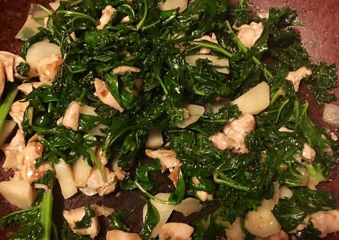 Kale and spinach stir fry with chicken - cook 20min keto