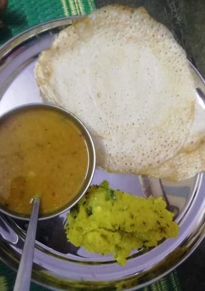 A picture of Rice dosa.