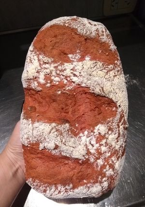 Una foto de Pan de remolacha vegano