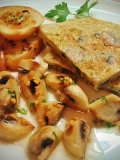 Una foto de Tortilla de Champiñones