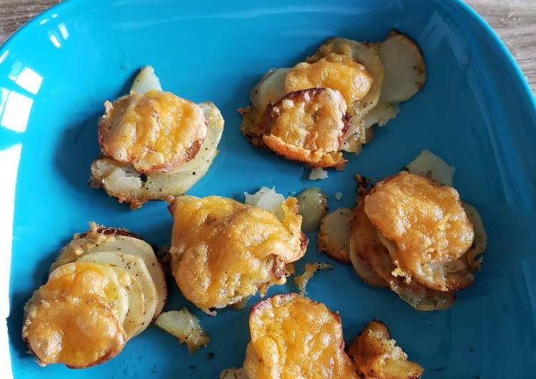 Baked potato slices 😋