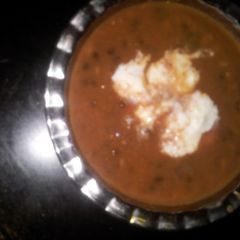 A picture of Daal makhni.