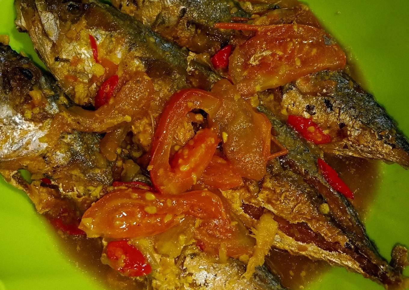 3. Ikan Kembung Bumbu Kuning (No Santan)