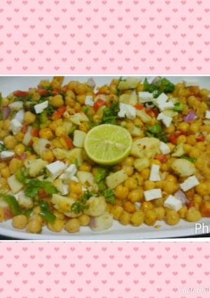 A picture of Chickpea Salad.