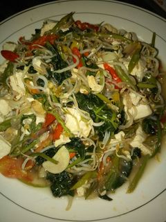 Foto resep Tumis kangkung tahu pedas