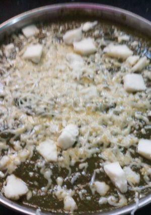 चीज़ पालक पनीर (Cheez palak paneer recipe in hindi) रेसिपी मुख्य फोटो