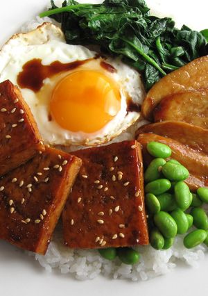 A picture of Teriyaki Tofu Plate.