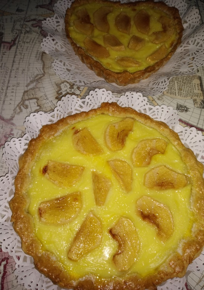 Una foto de Tarta de manzana/pera con pastelera