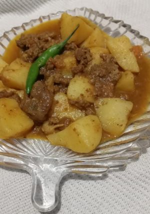 A picture of My style Aloo qeema.