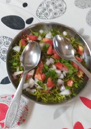 A picture of Palak Sev Chat.