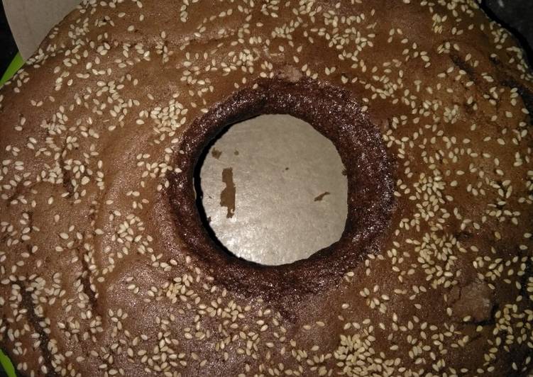 Bolu rempah, spiku wijen