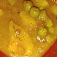 A picture of Aloo Matar.